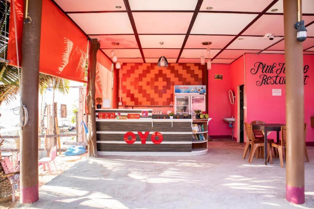 Oyo 797 Pink House Hotel 2*