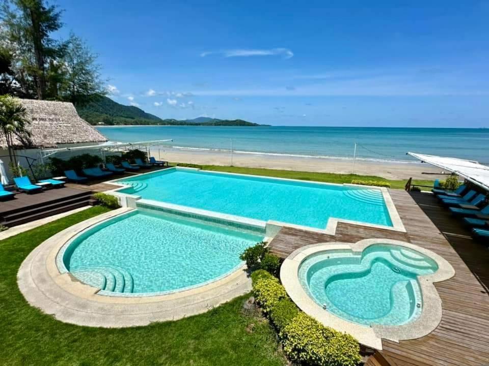Resort Twin Bay 3*
