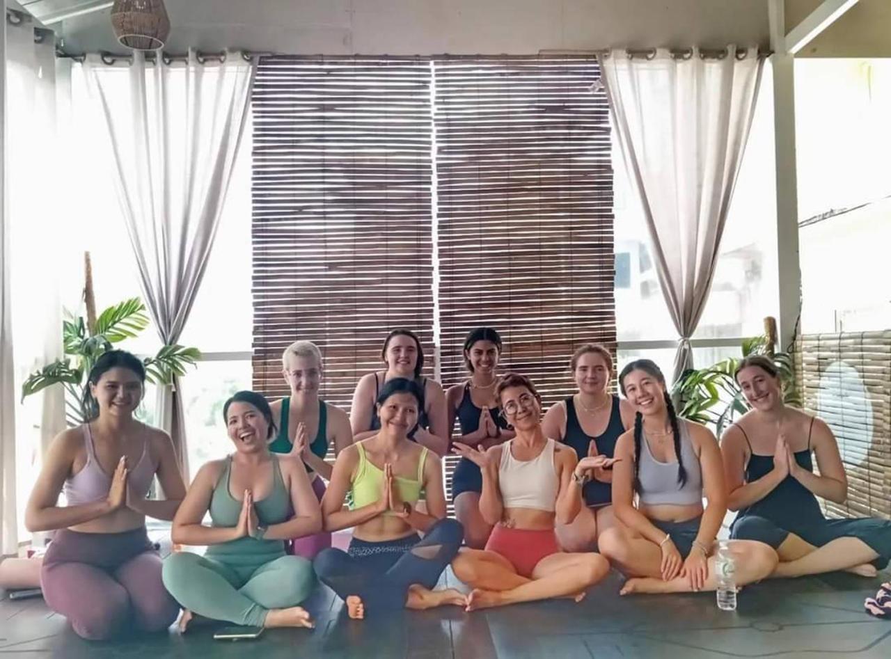 Non La - Bed & Yoga
