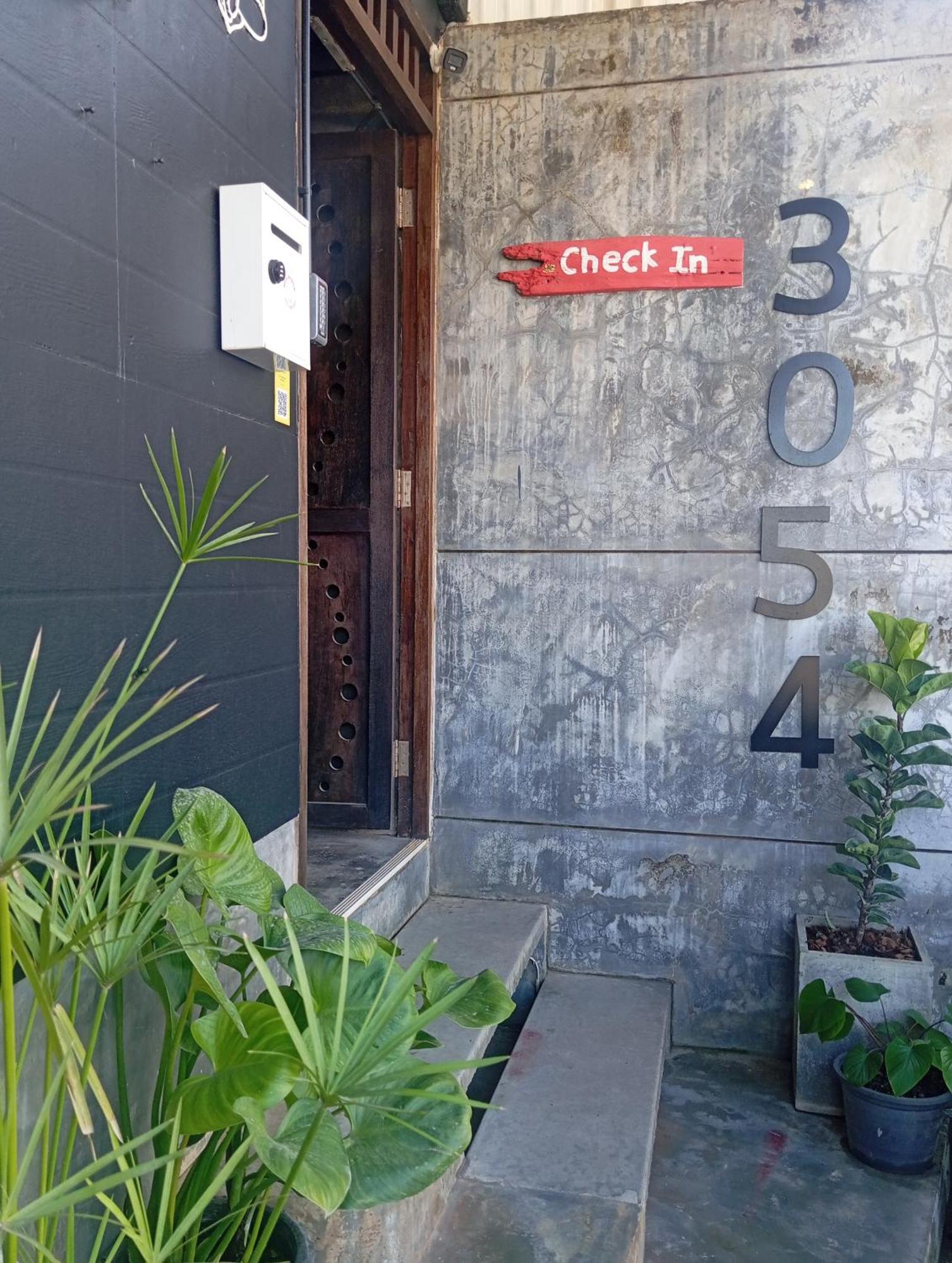 Non La - Bed & Yoga Hostel Koh Lanta