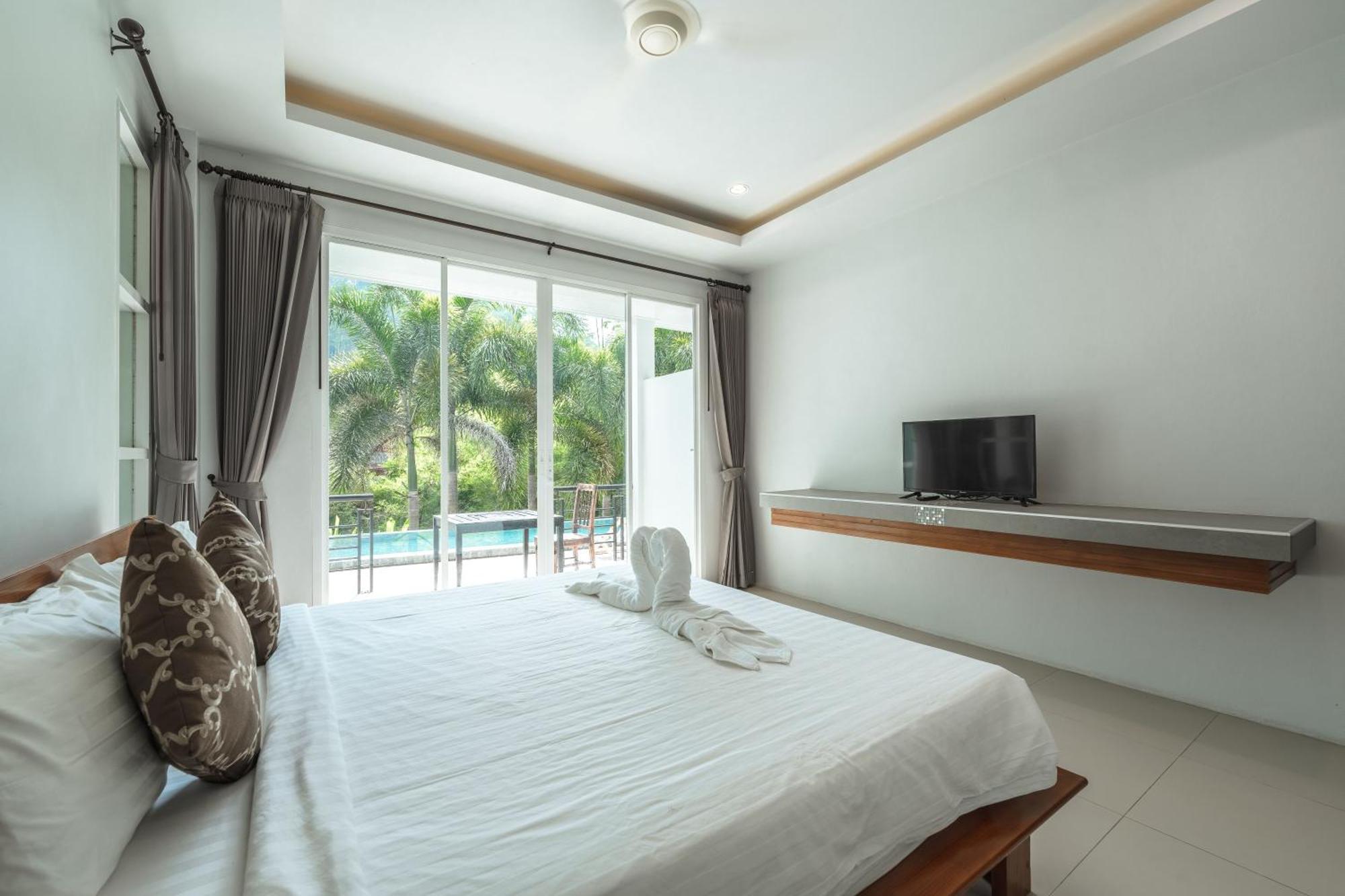 Little Hill * Kamala Beach