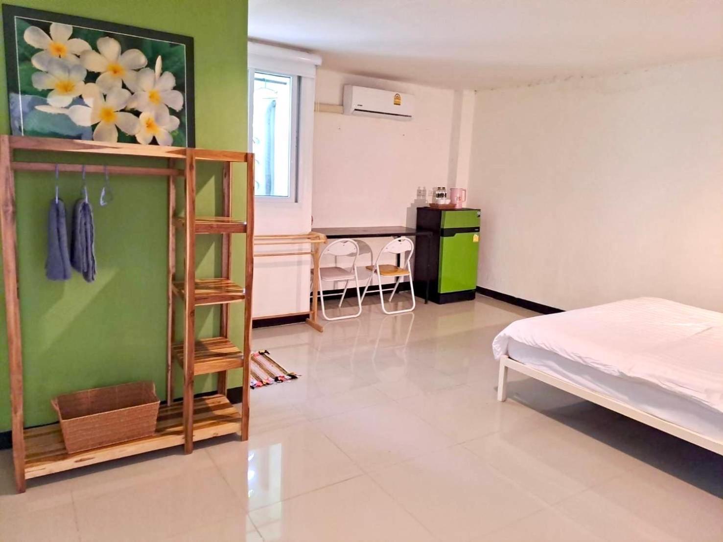 Wake Up @lanta : Cafe Hostel *