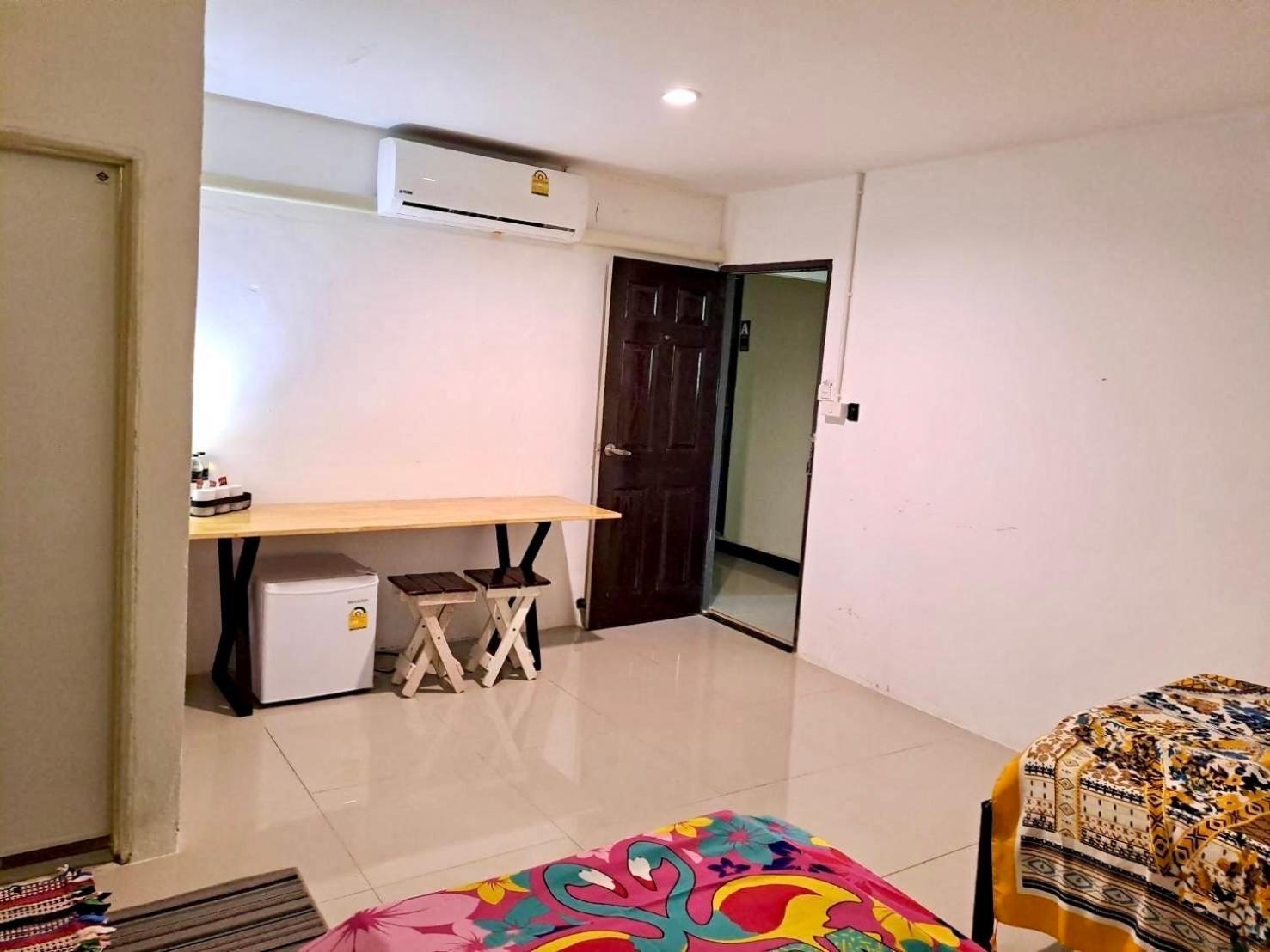 Wake Up @lanta : Cafe Hostel *