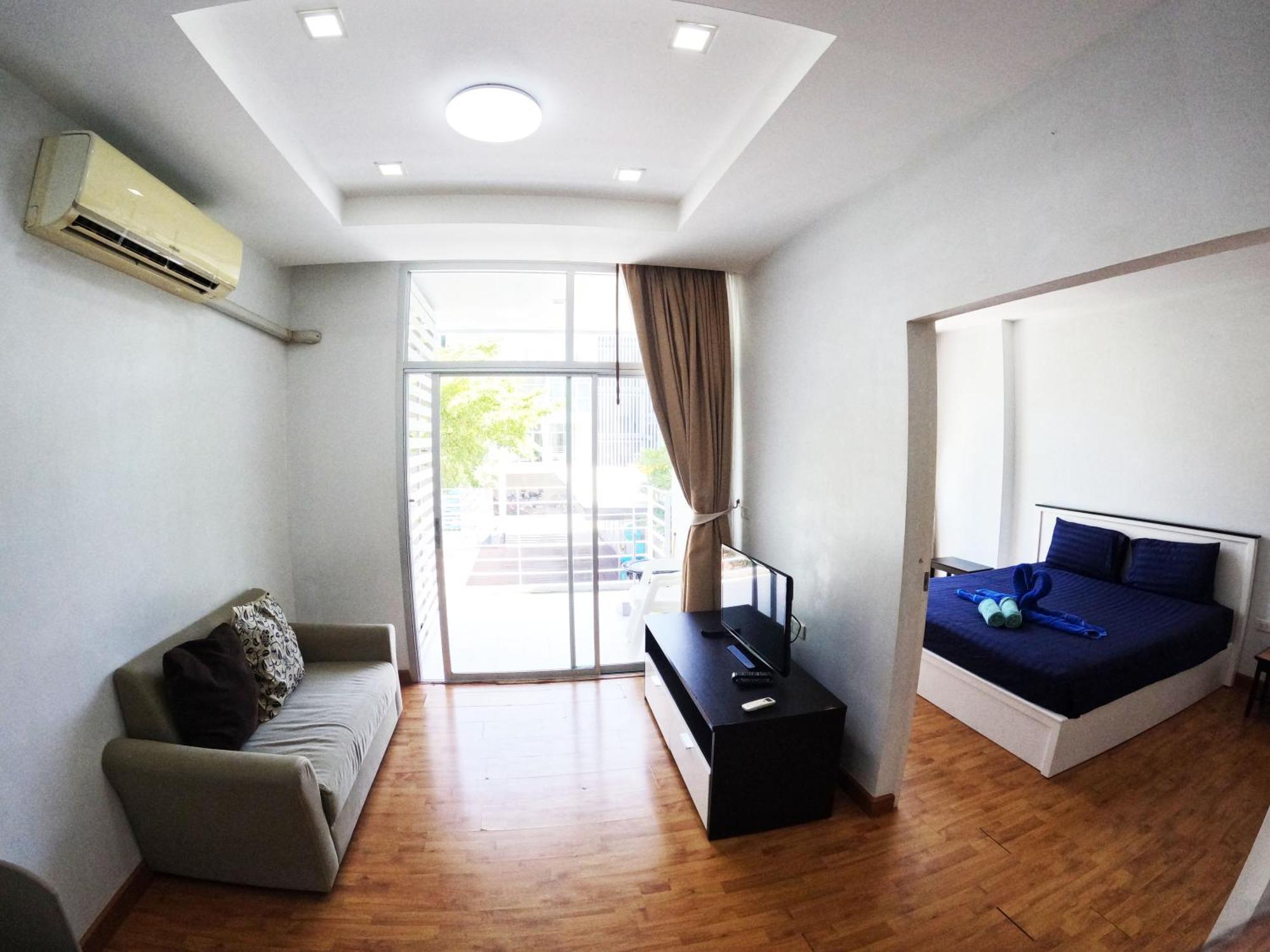 At Seacondo-studio-b26 Apartment