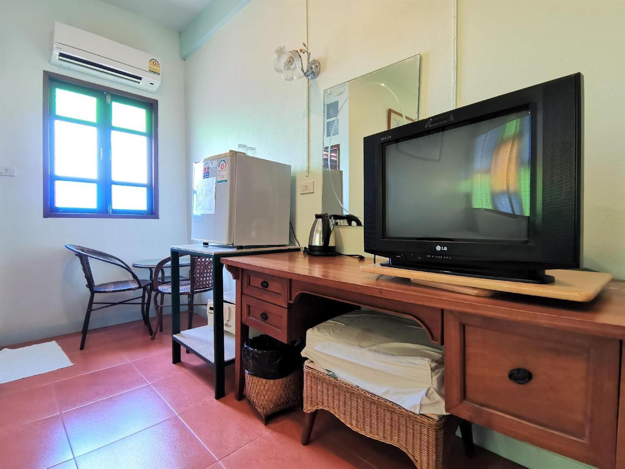 Baan Por Jai Inn