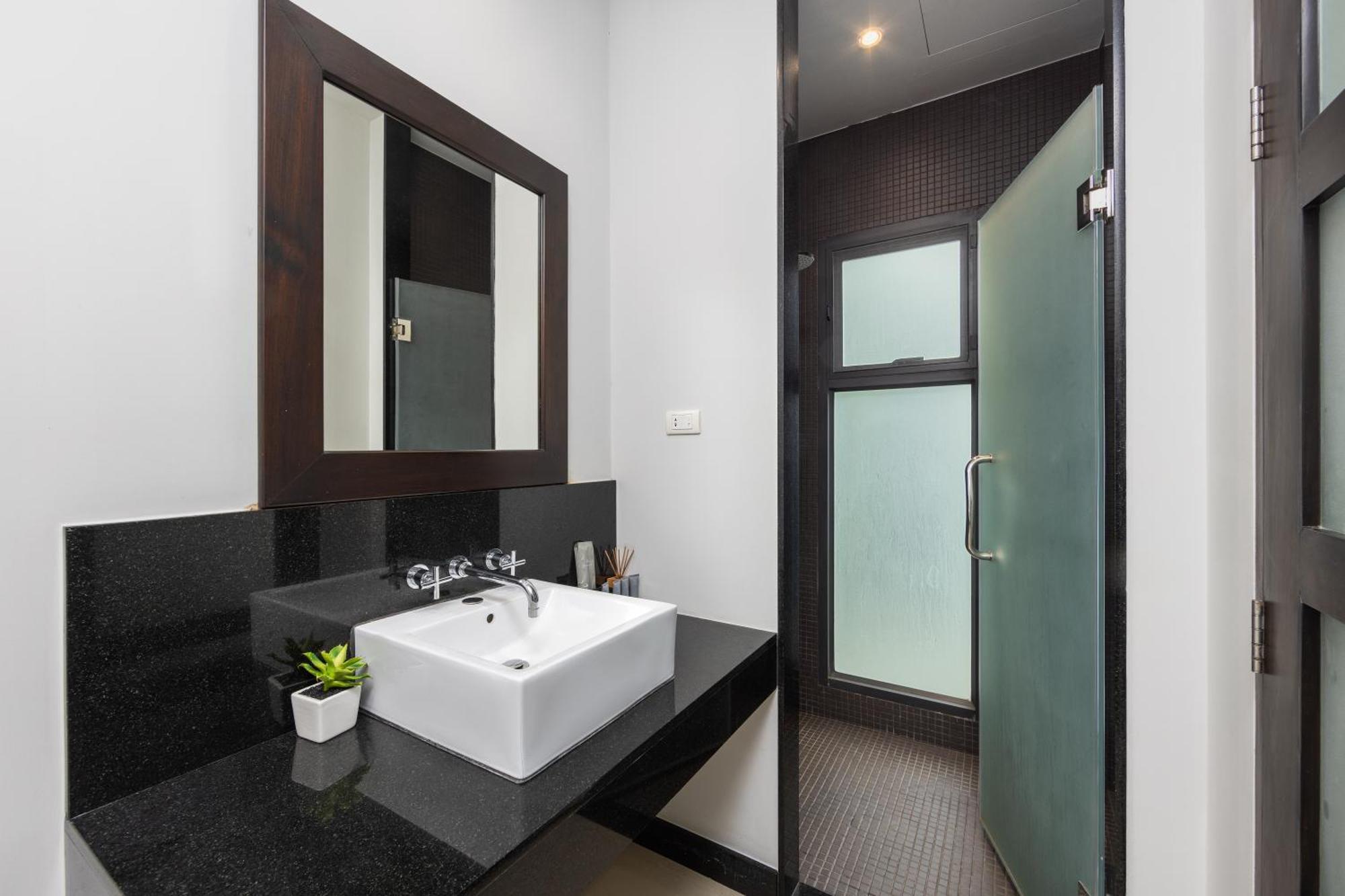 Hahana | 3 Bedroom Private Pool In Popular Kokyang Estate | 3 Min To Naiharn Villa