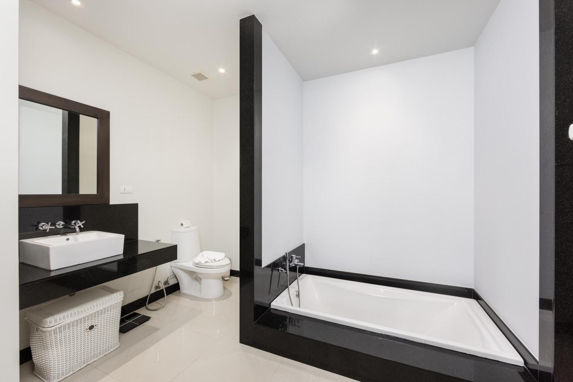 Villa Hahana | 3 Bedroom Private Pool In Popular Kokyang Estate | 3 Min To Naiharn *