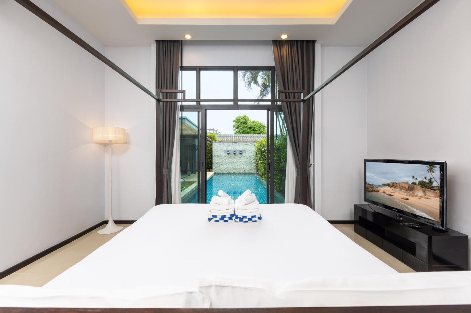 Hahana | 3 Bedroom Private Pool In Popular Kokyang Estate | 3 Min To Naiharn Rawai