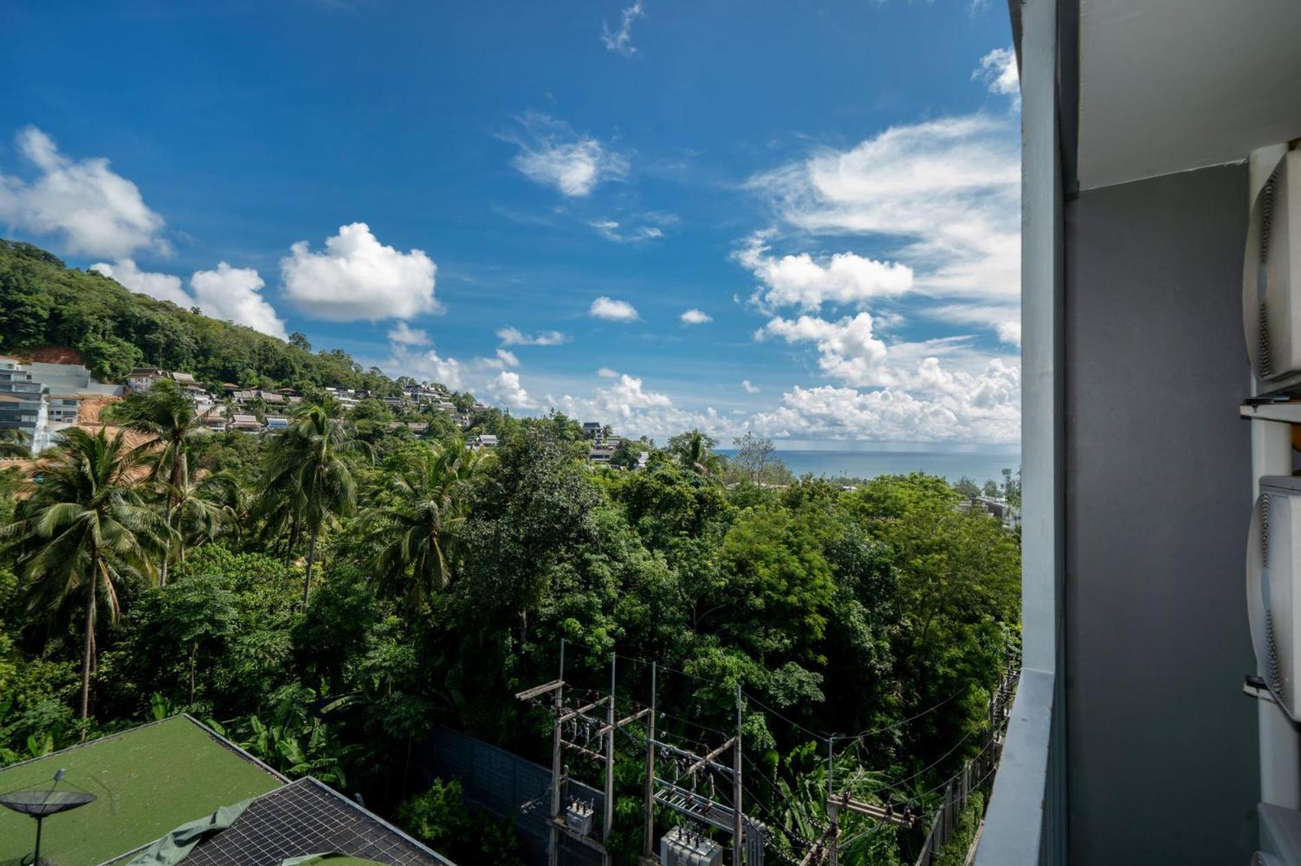 Surin With Sea View & Jacuzzi Apartment