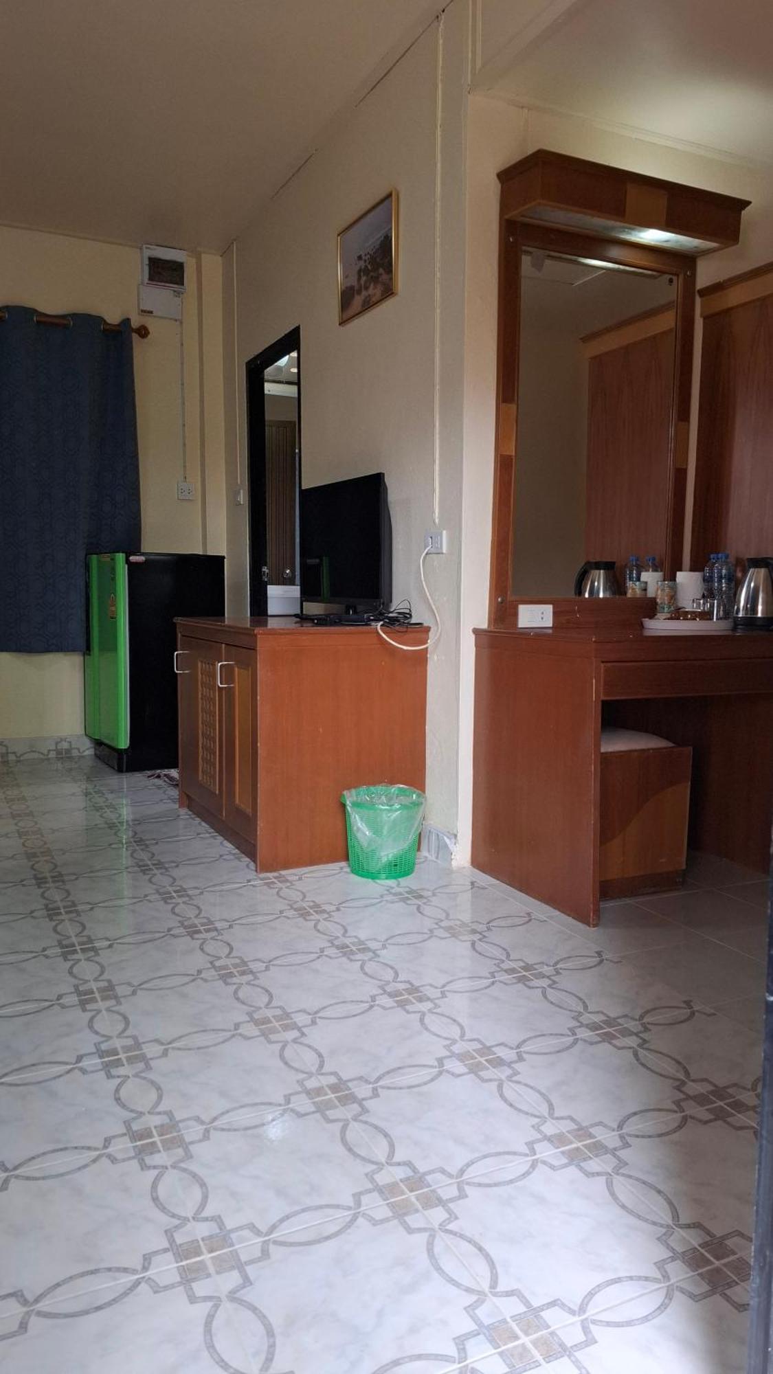 Hotel Lanta Summer House 1
