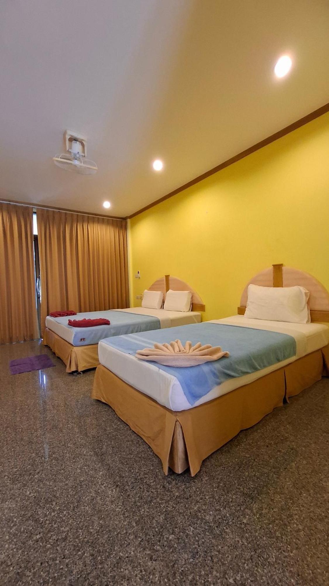 Hotel Lanta Summer House 1