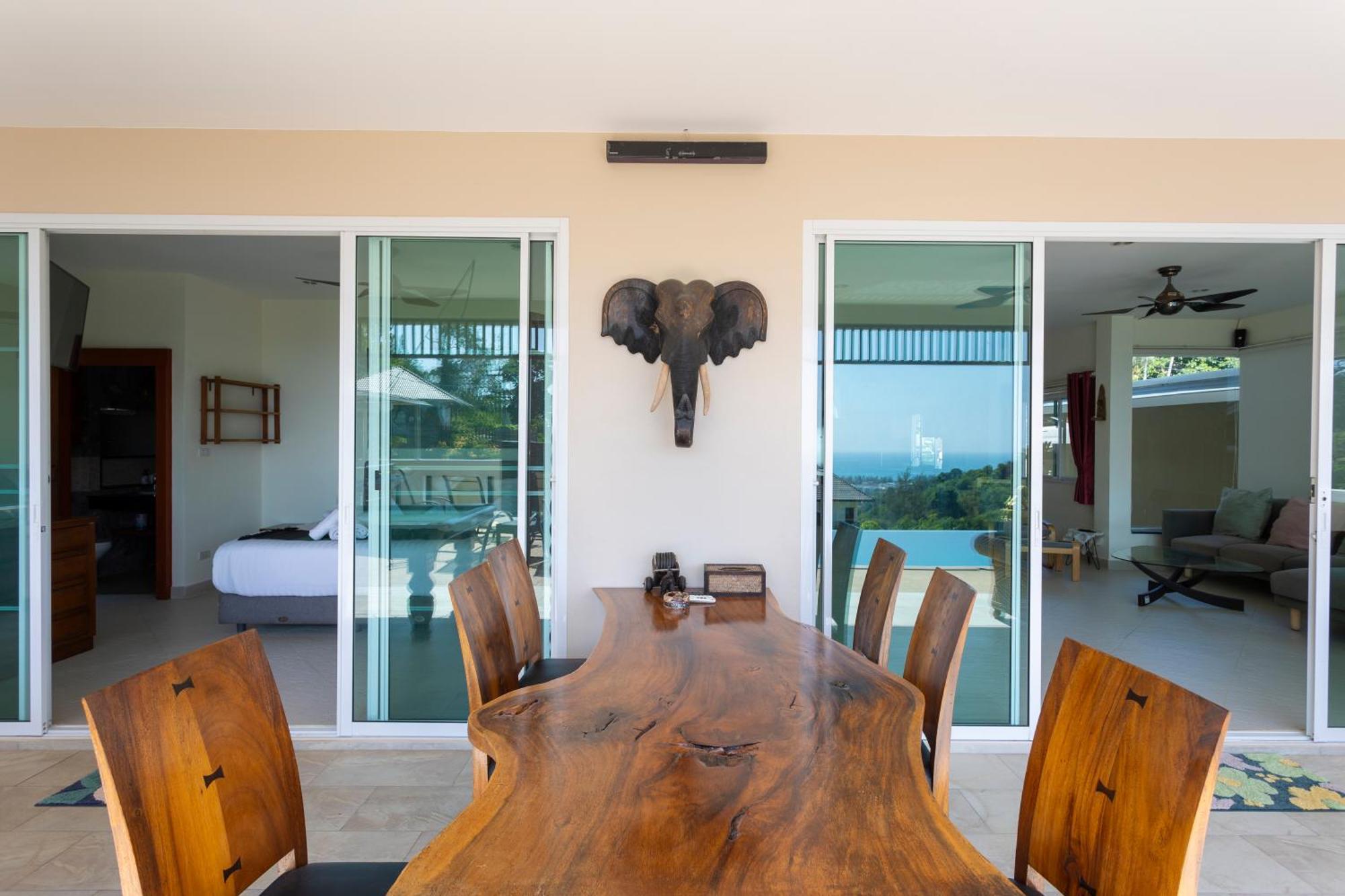 Villa Bliss: 4 Bedroom Haven