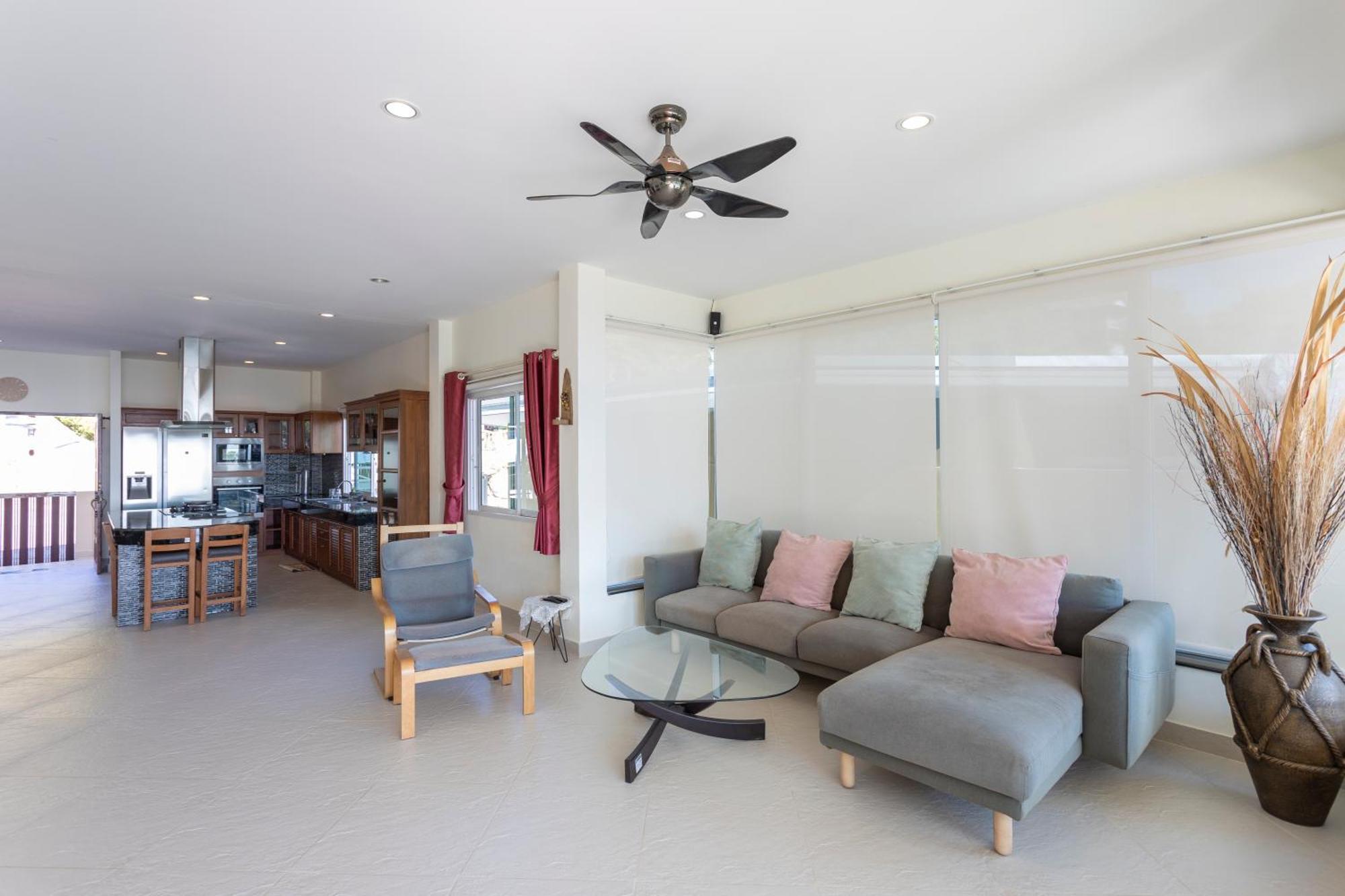 Villa Bliss: 4 Bedroom Haven *