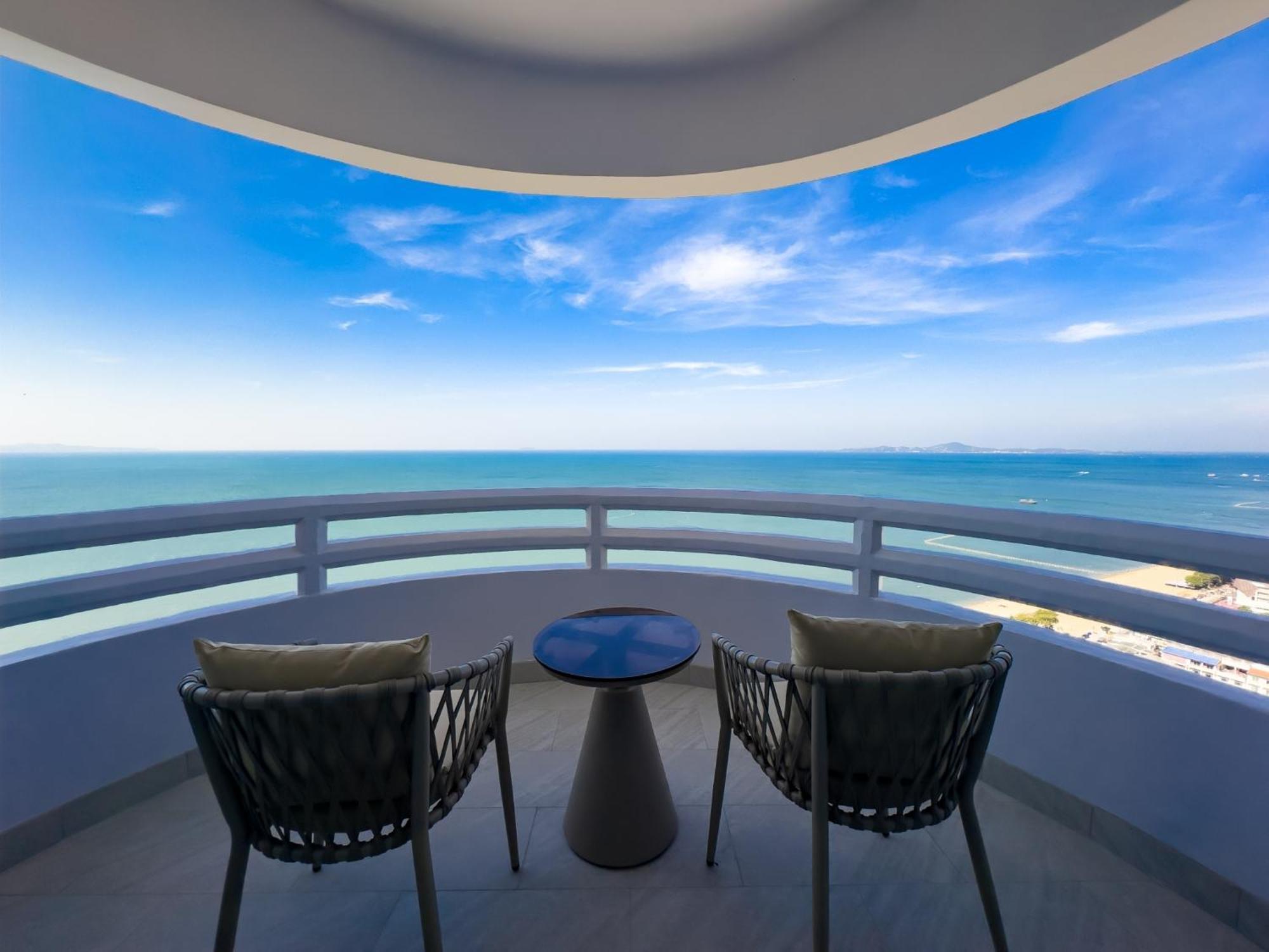 D Varee Beach, Pattaya 5* Jomtien Beach