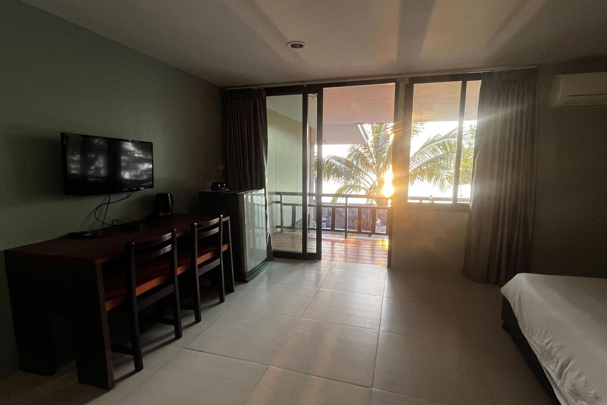 Samui Hotel 2*
