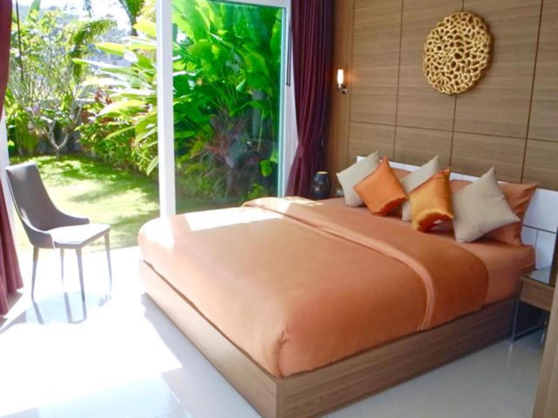 Skylight 2 Bedrooms In *