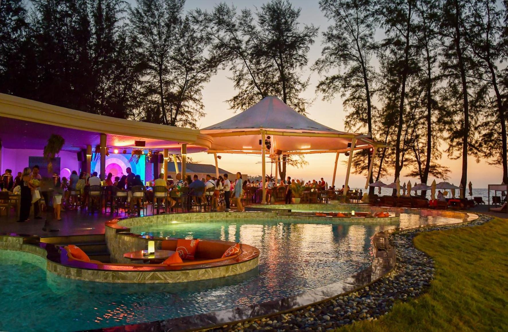 Amora Phuket 5*