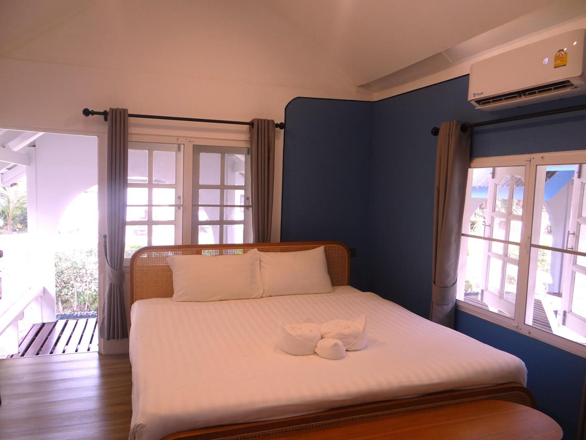 Pan Beachfront Krabi Resort 3*