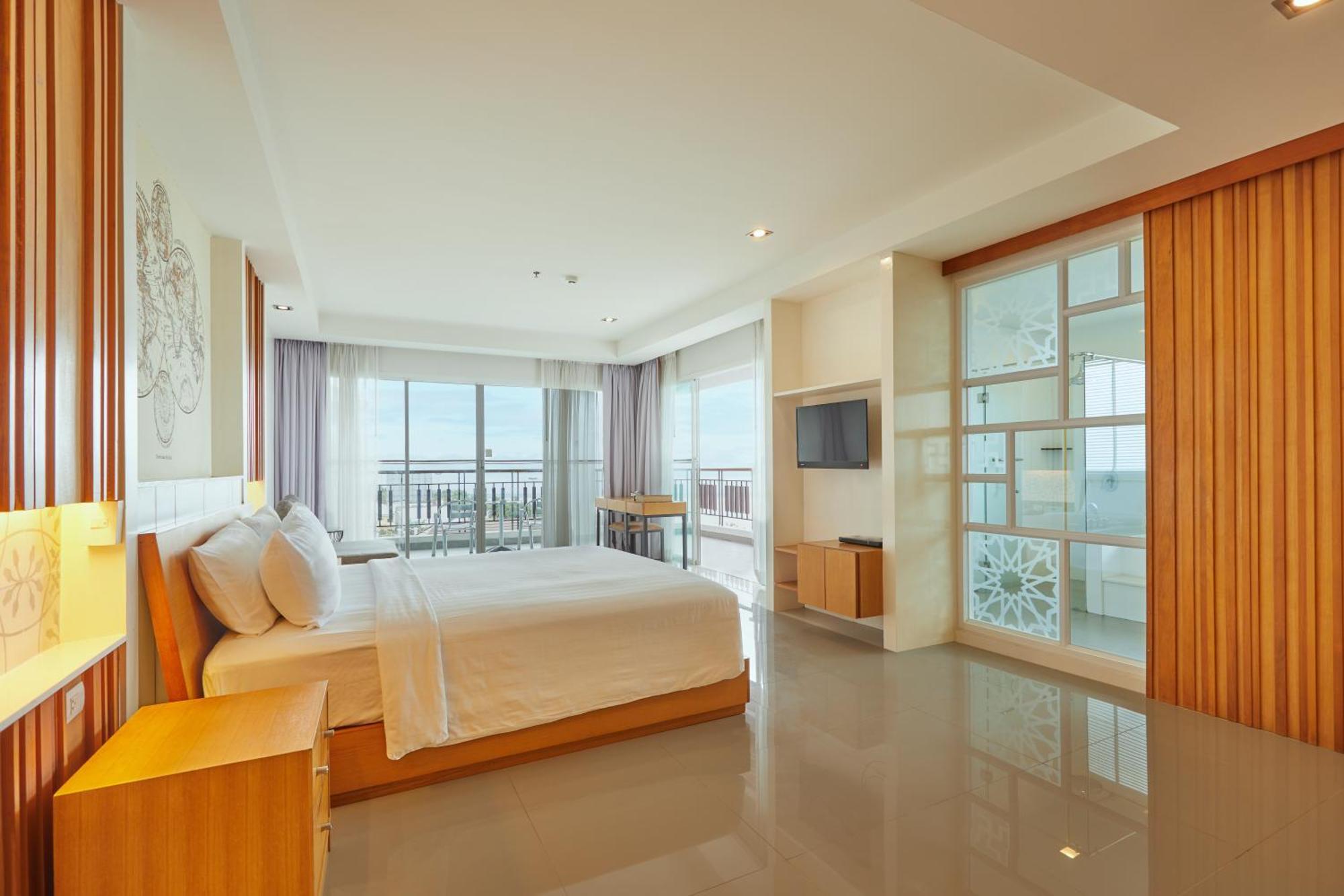 Welcome World Beachfront 4*