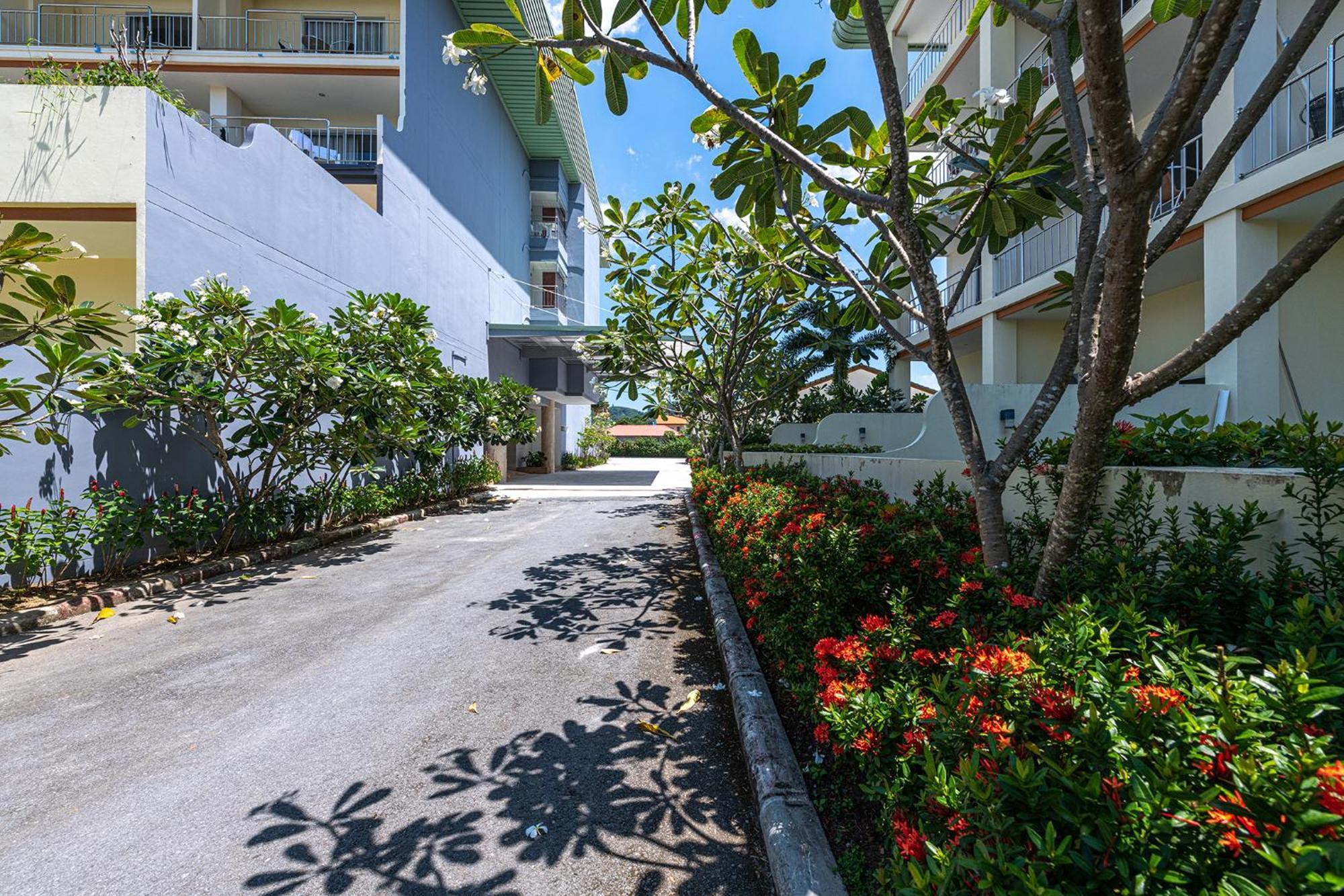 Blue Grand And In Chalong Phuket By Dayuu Resort 5*