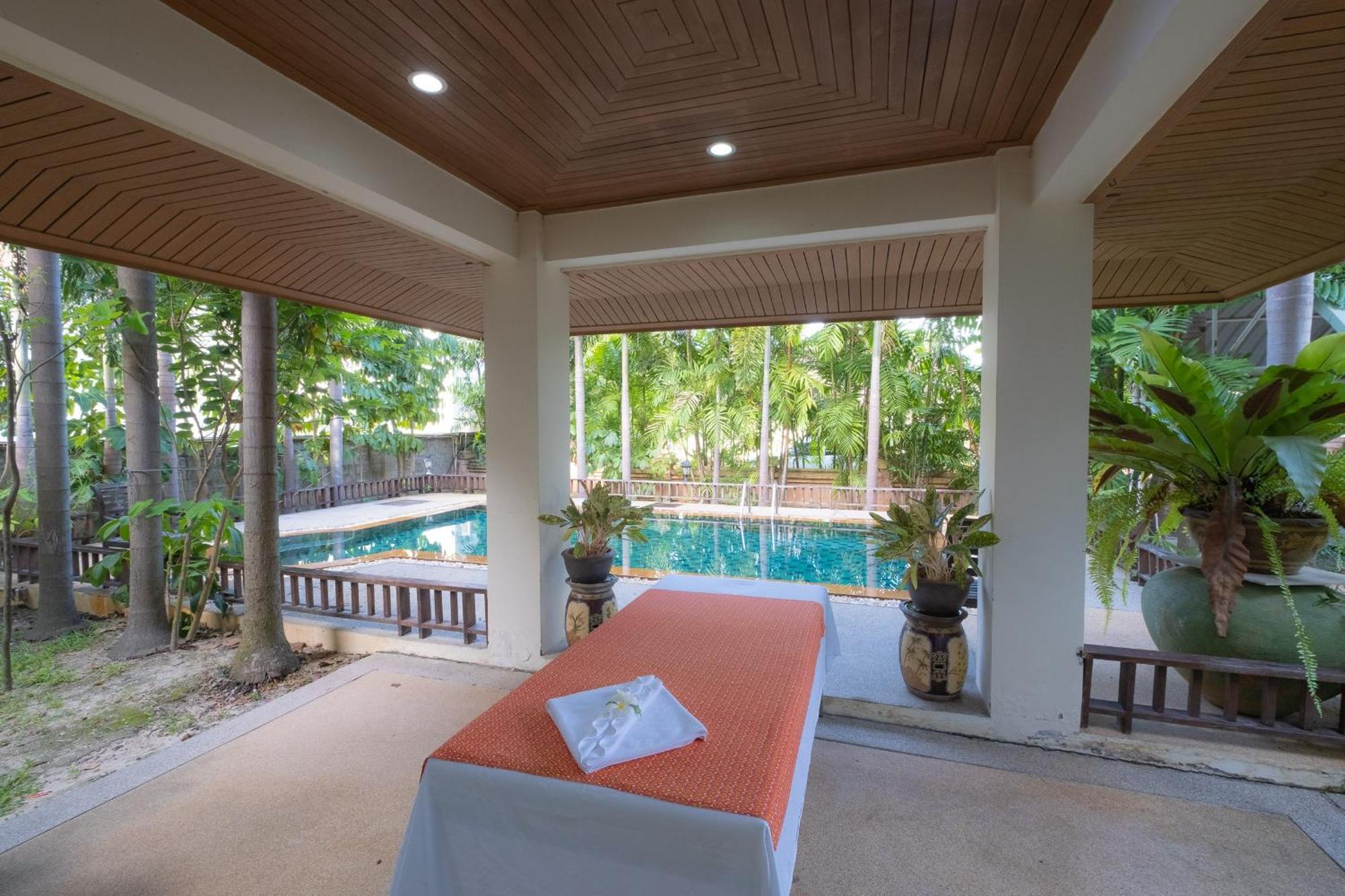 Blue Grand And In Chalong Phuket By Dayuu Ban Saiyuan