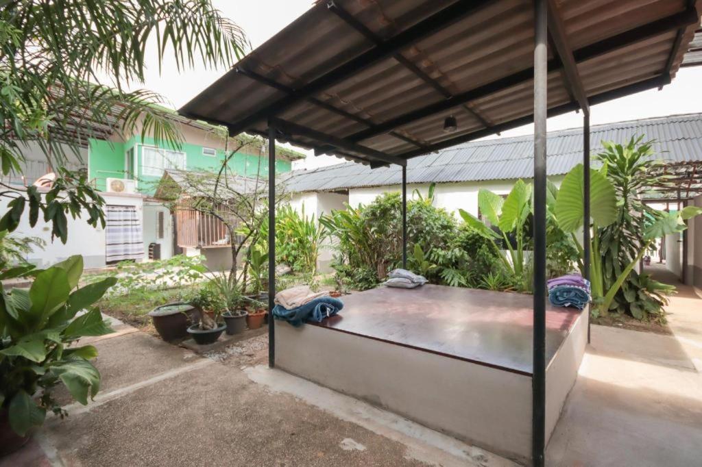 Oyo 1163 Eden Phuket