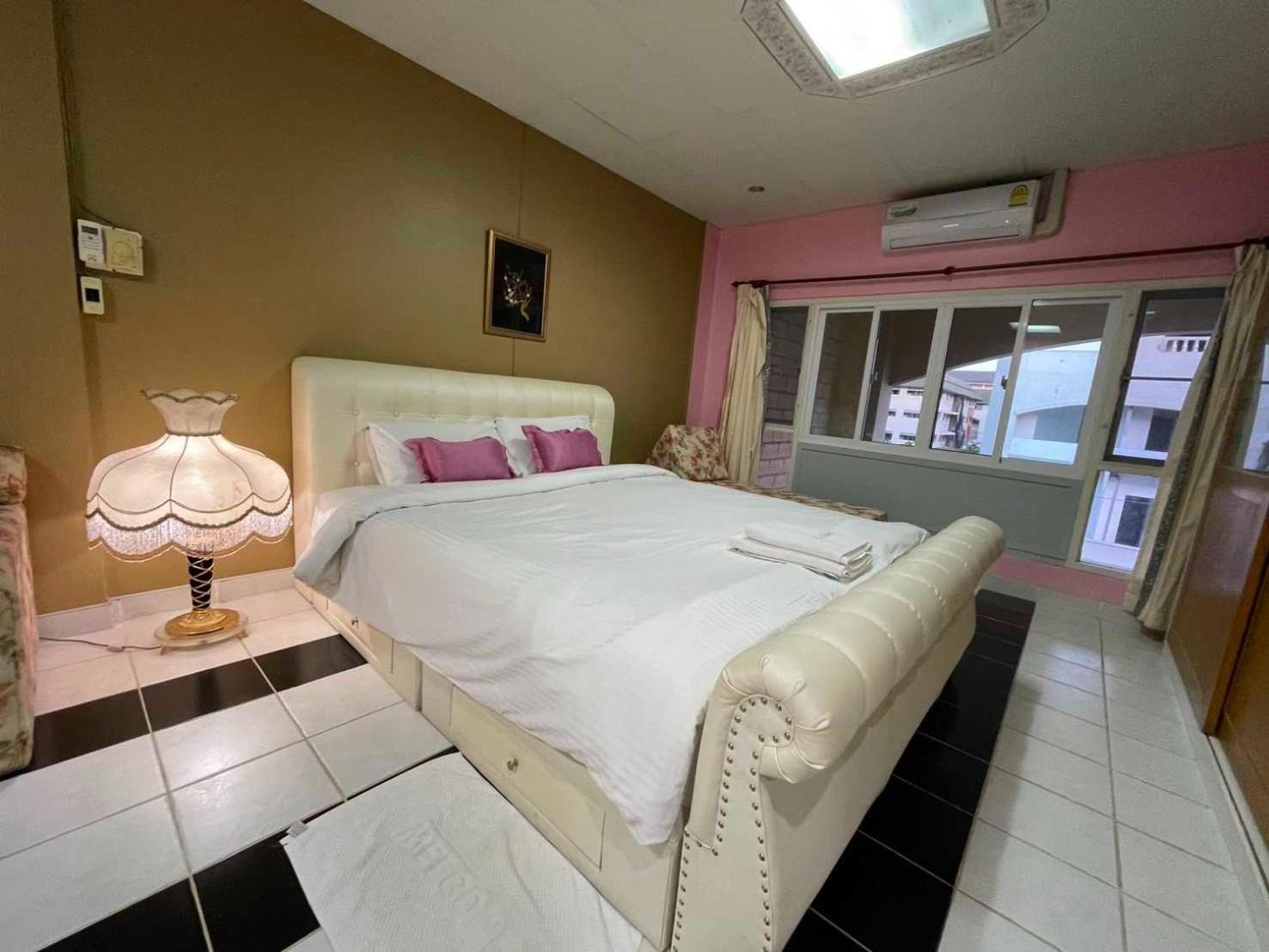 Oyo 75486 Anna Guest house Jomtien Beach