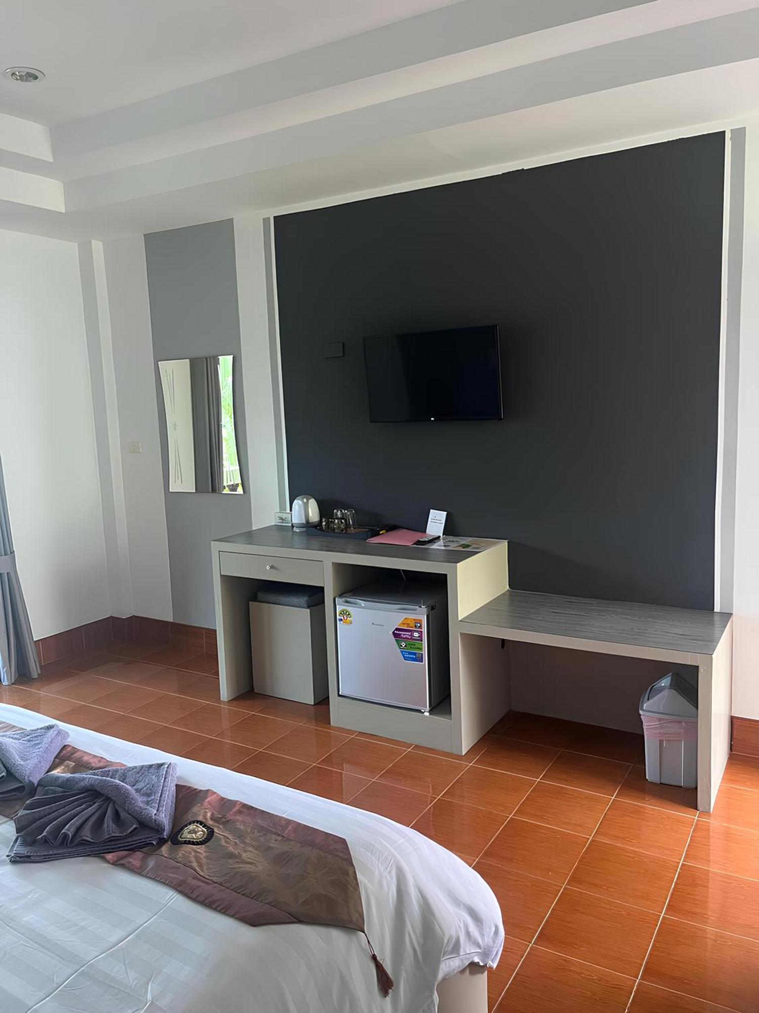 Tropical Palm Resort