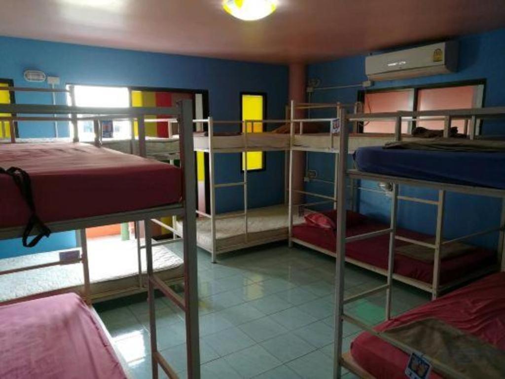 Oyo 586 I Albergue