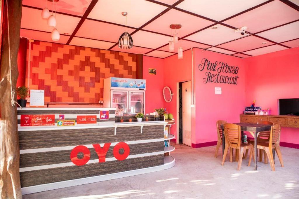 Oyo 797 Pink House