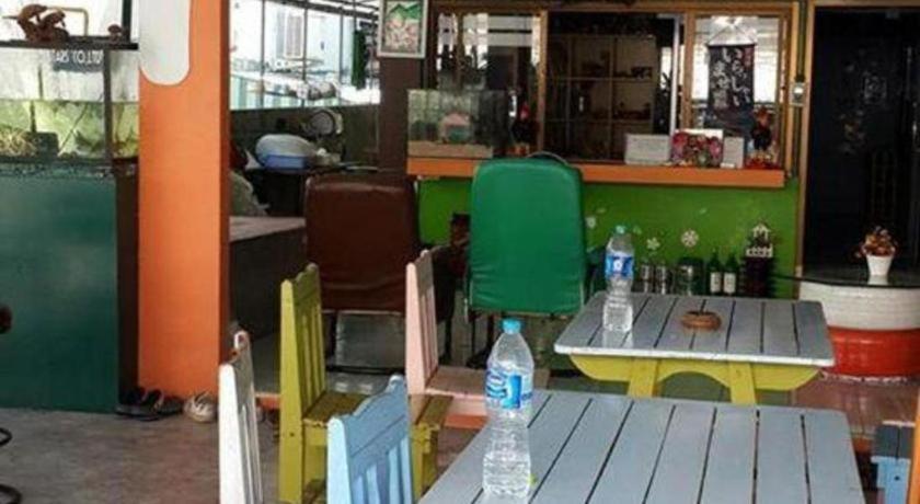 Oyo 586 I Albergue Phuket