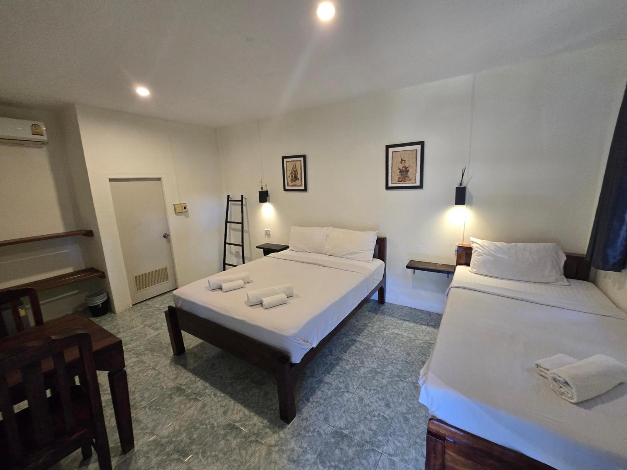 The Blue Gecko Resort *
