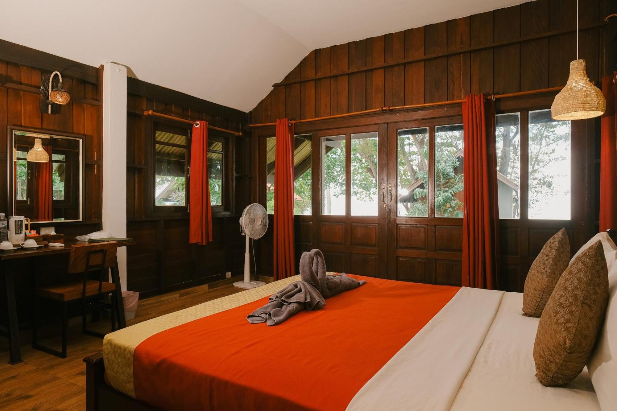 Joy And Restaurant Guest house