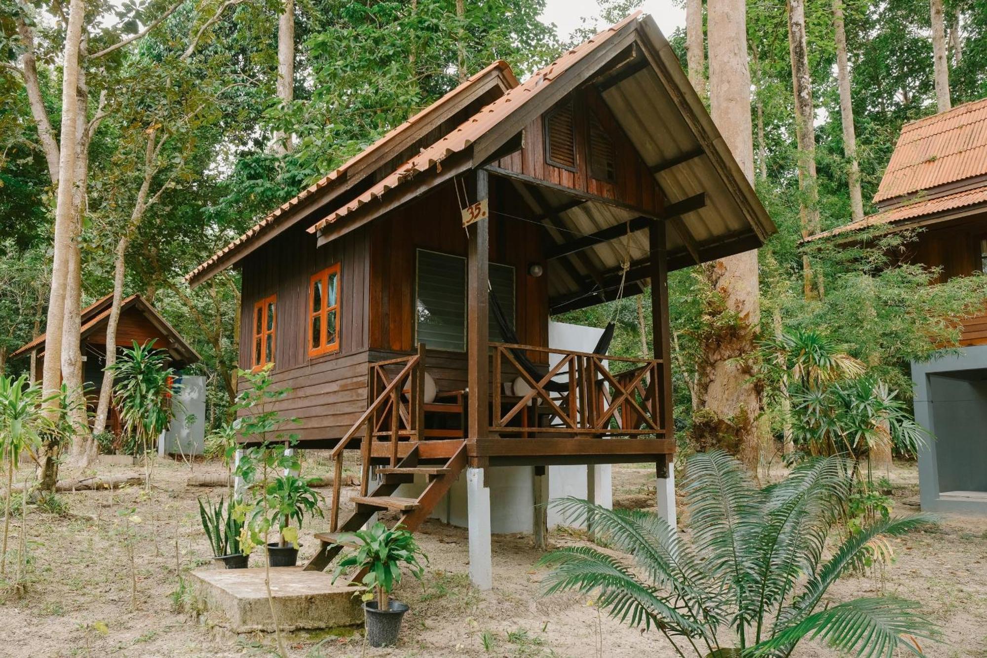 Joy And Restaurant Guest house 2*