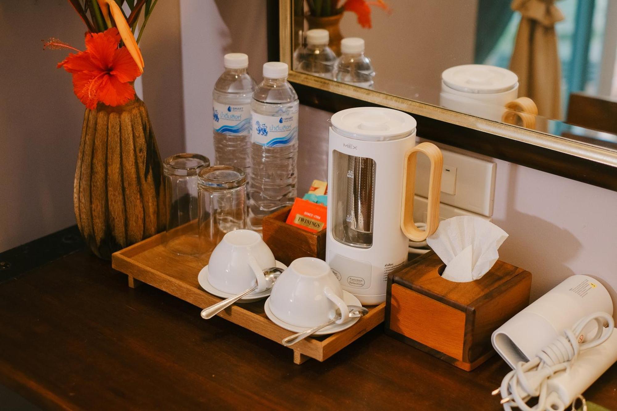 Joy And Restaurant Guest house 2*