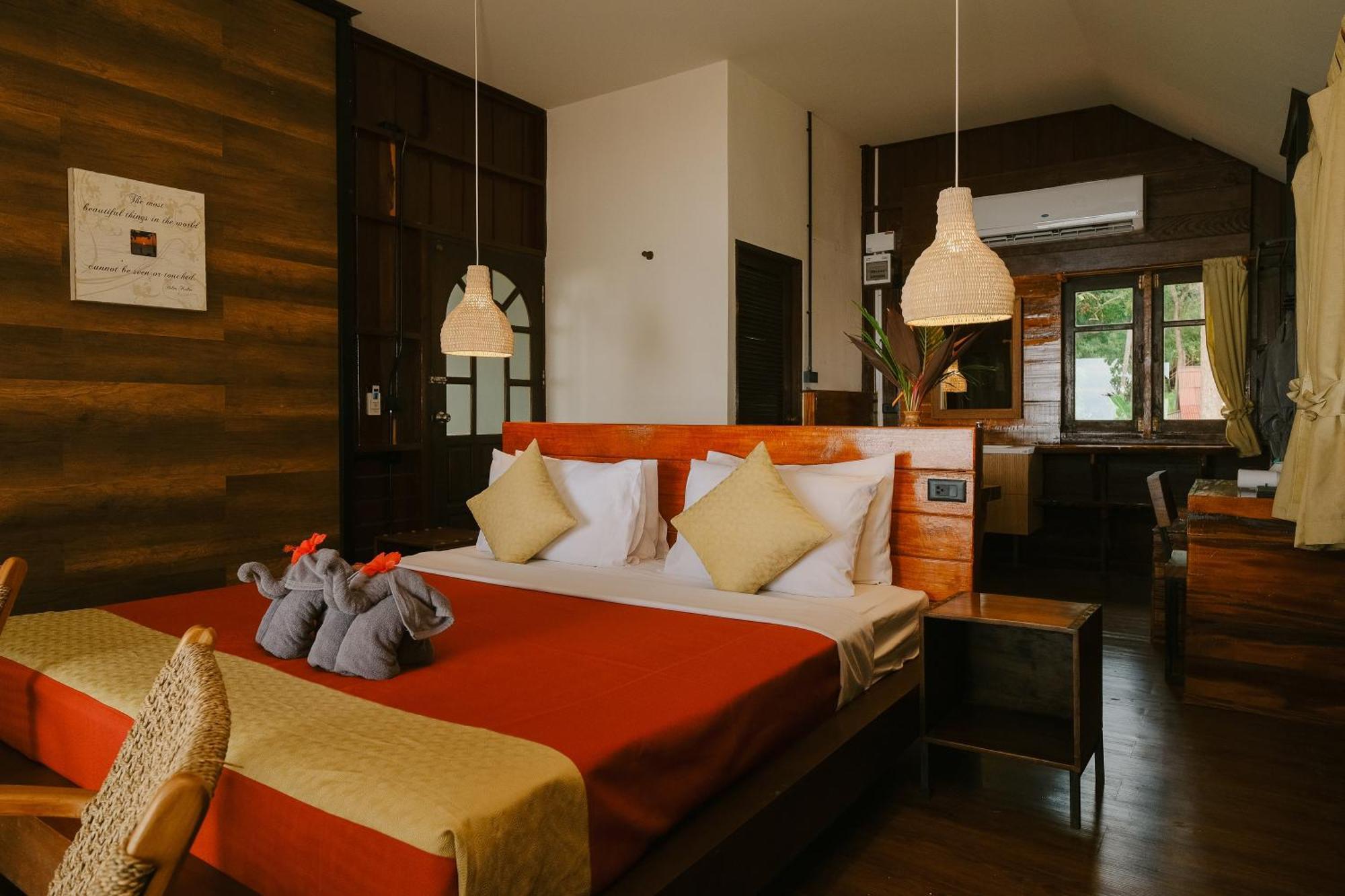 Joy And Restaurant Guest house