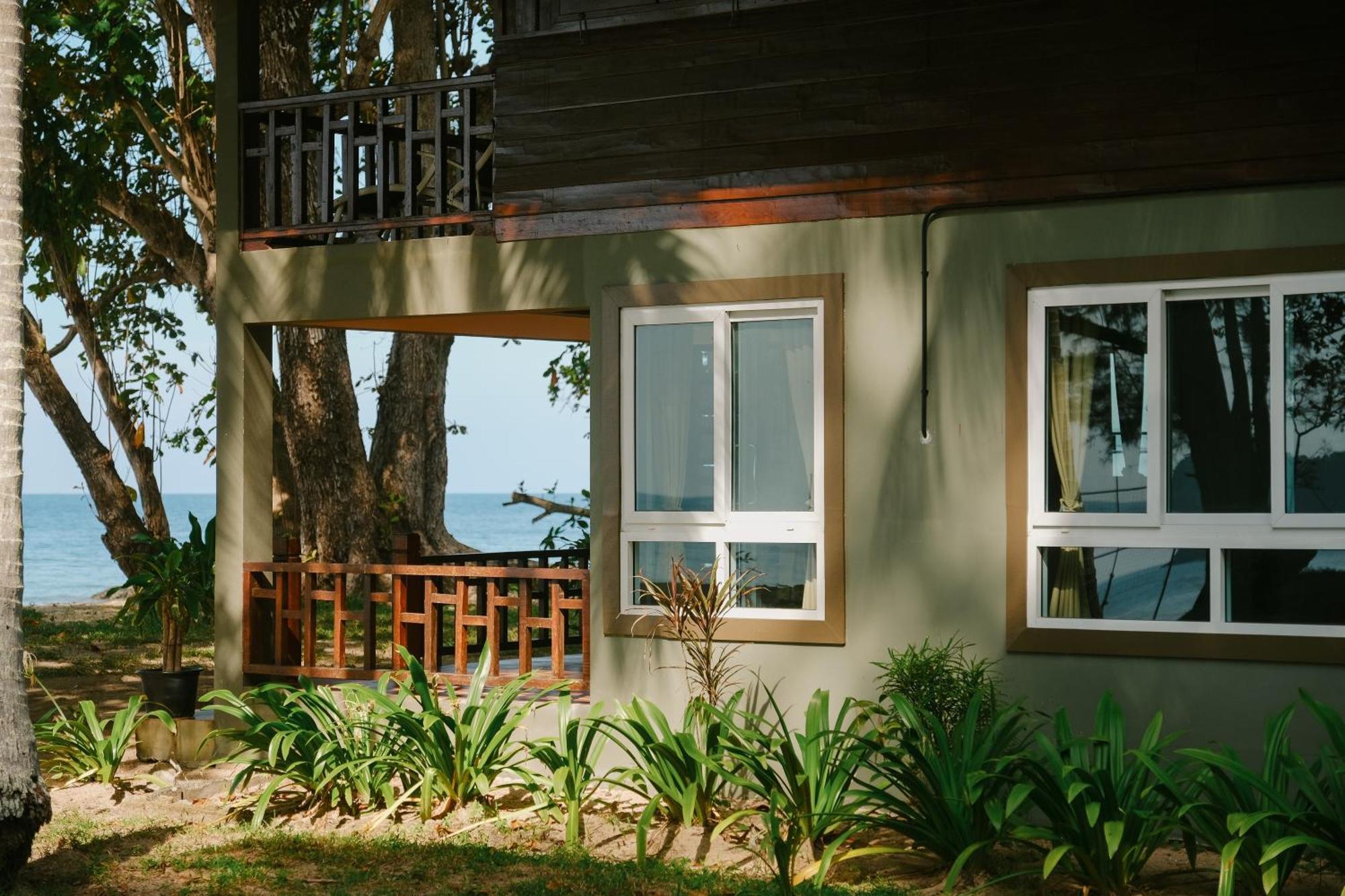 Guest house Joy And Restaurant 2*