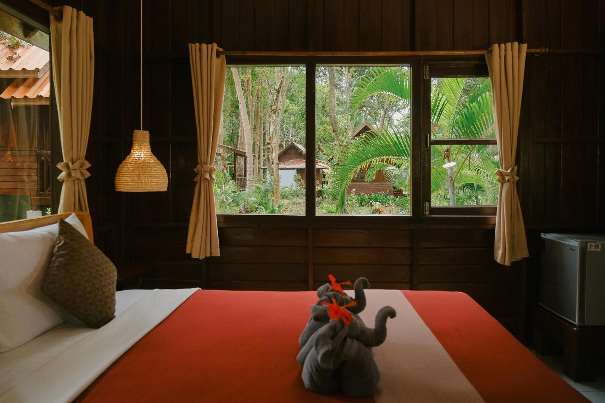 Joy And Restaurant 2*