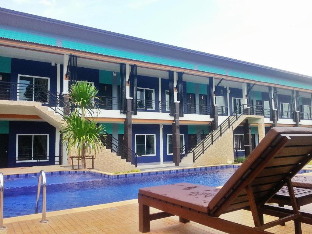 Seashell Krabi Ao Nam Mao