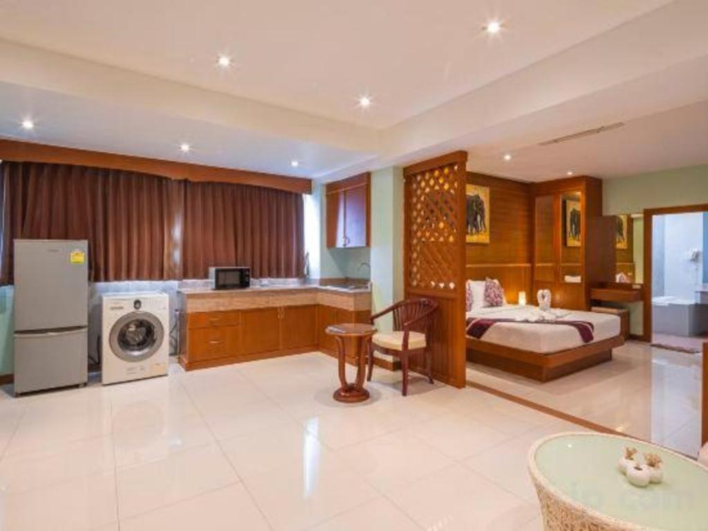 Azure Hotel 3*