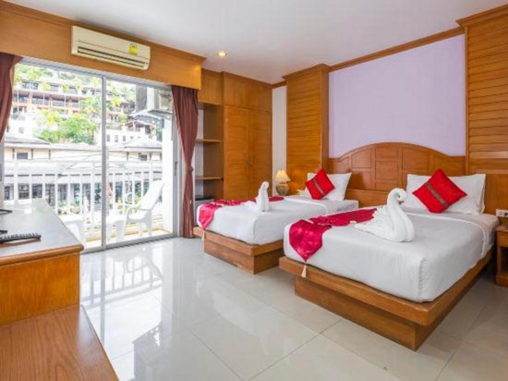 Azure Hotel 3*