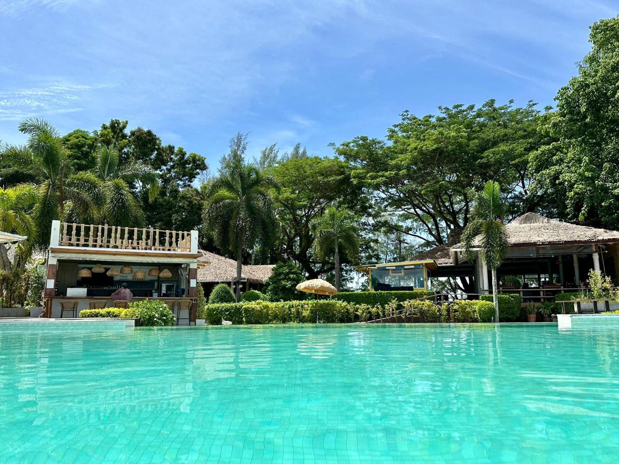 Resort Twin Bay 3*