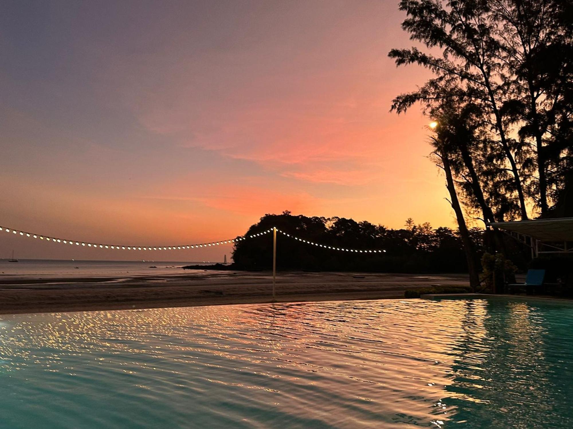 Twin Bay Resort 3*