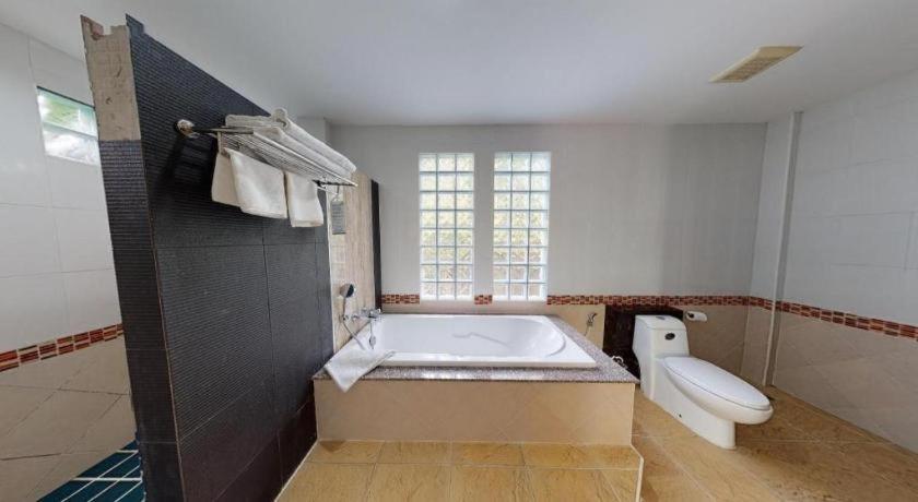 Resort Nattha Waree Hot Spring And