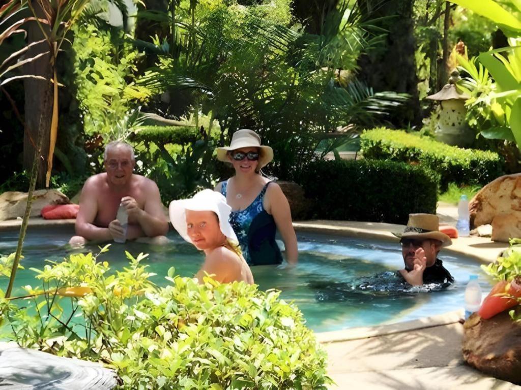 Nattha Waree Hot Spring And 3*