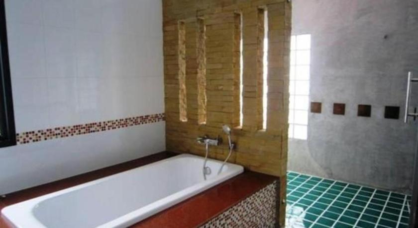 Nattha Waree Hot Spring And 3* Ban Nua Khlong