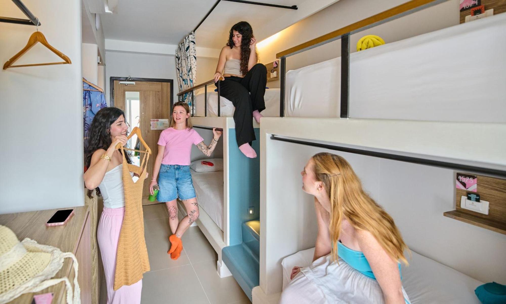 Lub D Phuket - Near & Vibrant Social Vibe Hostel