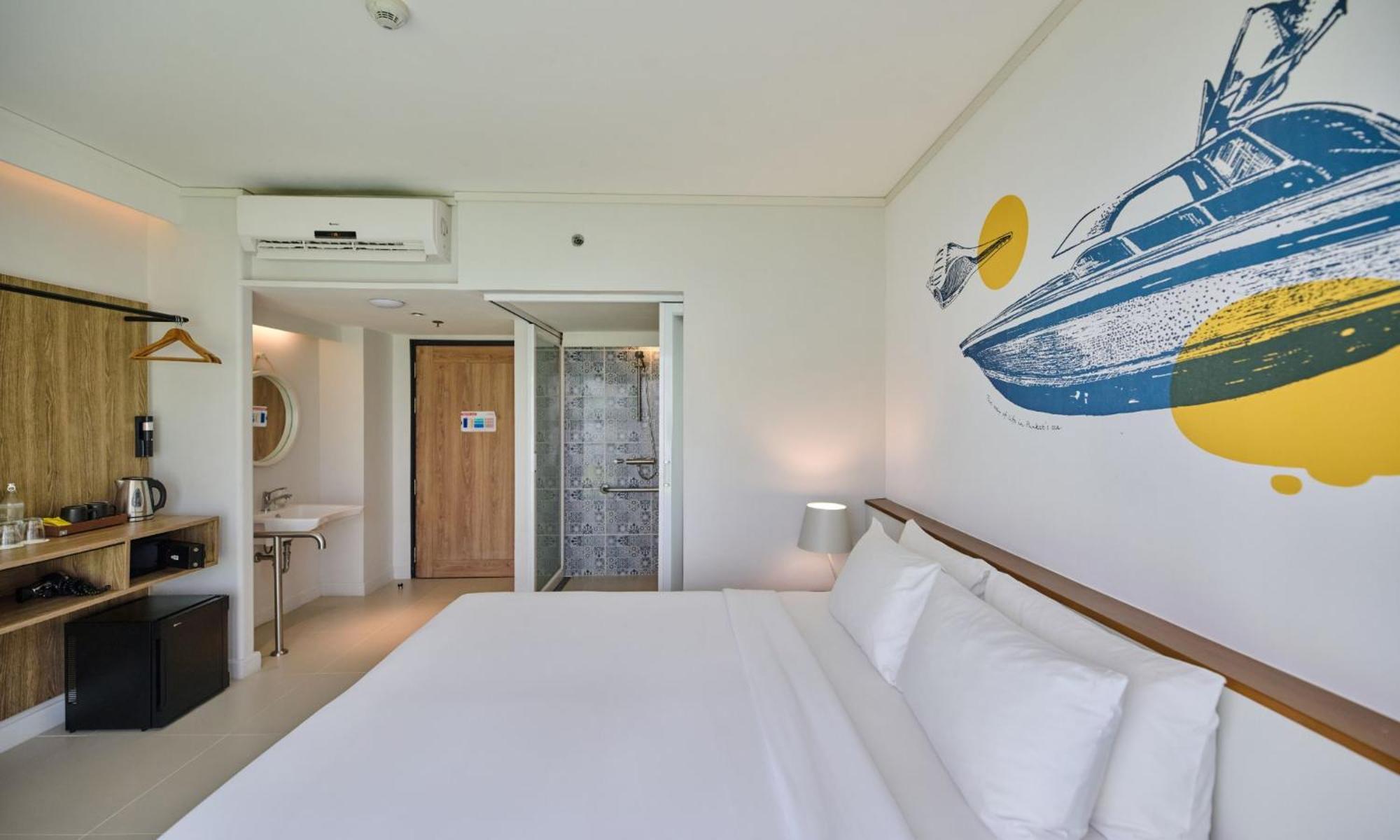 Lub D Phuket - Near & Vibrant Social Vibe