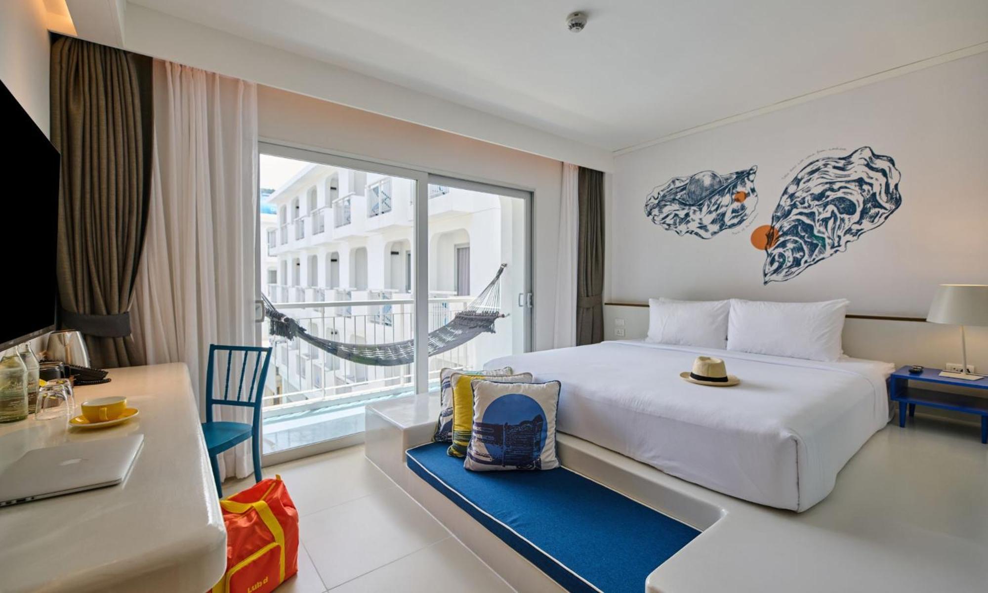 Lub D Phuket - Near & Vibrant Social Vibe *