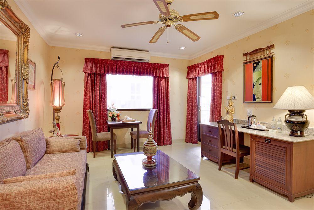 Hotel The Ambiance 3*